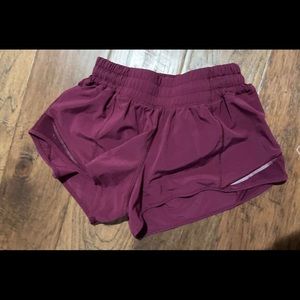hotty hot lululemon shorts